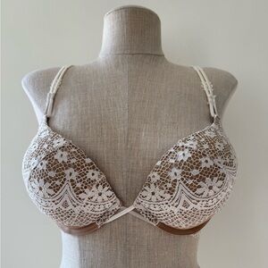 Victoria's Secret Bombshell Plunge Push-Up Bra in Beige Coconut Crochet Lace